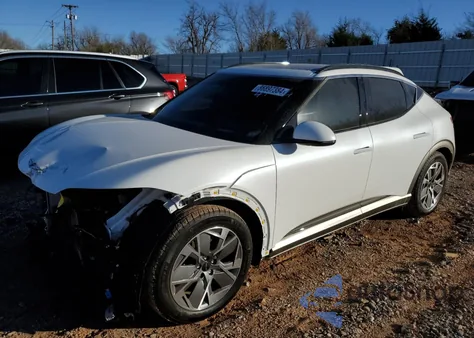 2024 Genesis Gv60 Standard z USA, uszkodzony, nr VIN KMUKB4SAXRU024924